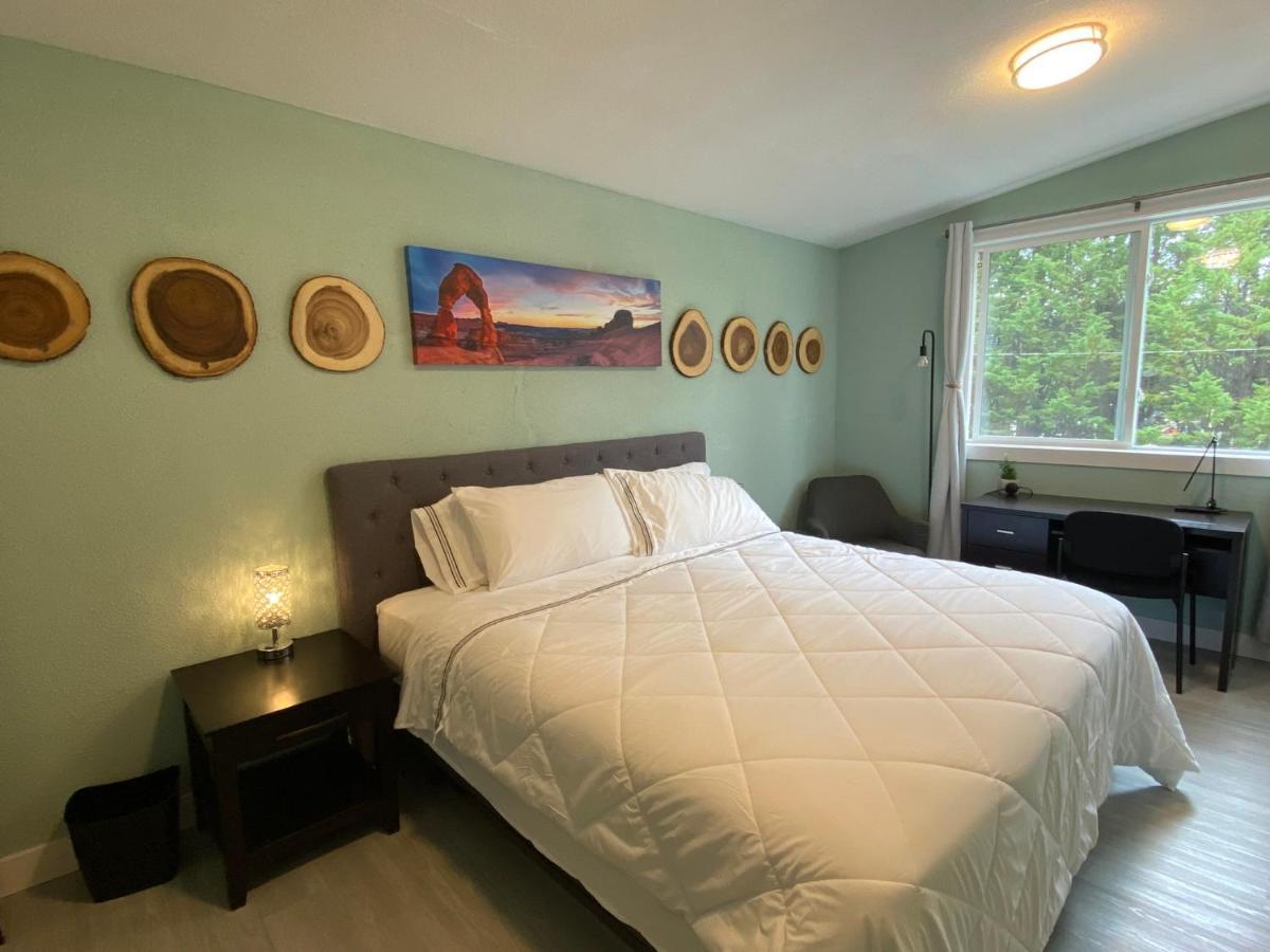 Hudson Homes Bnb Saanich Bagian luar foto